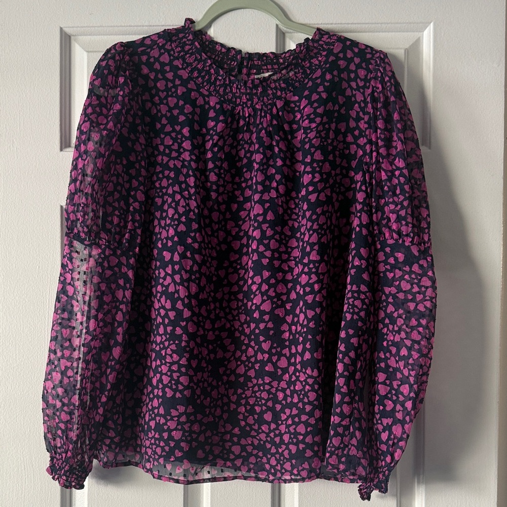 💖LOFT Pink and Navy Heart Valentine’s Day Blouse💖